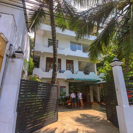 Holiday Inn Unawatuna Exterior foto
