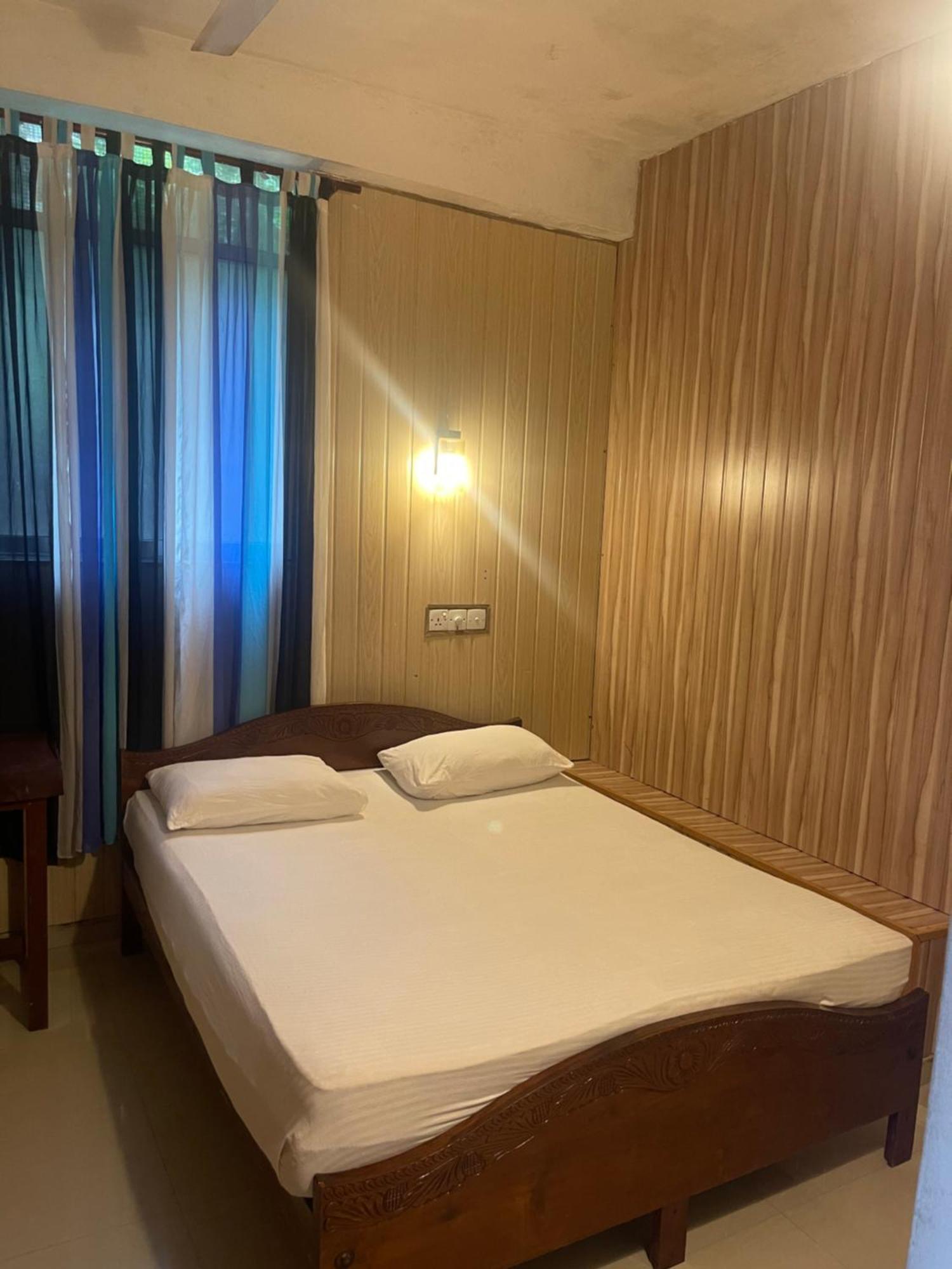 Holiday Inn Unawatuna Exterior foto